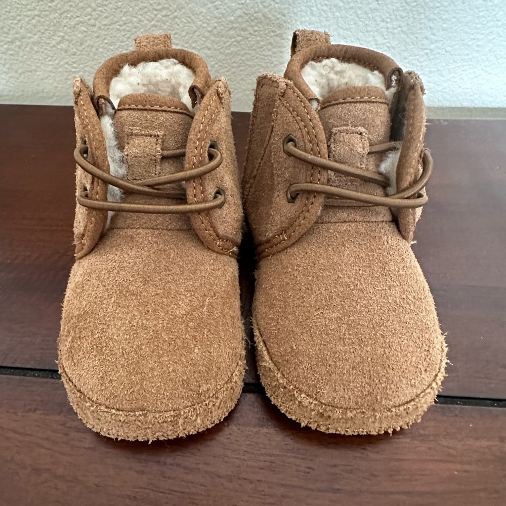 Ugg baby neumel boot
